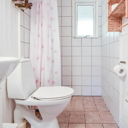 Holiday home Beautiful In W/ Wifi And 4 Bedrooms